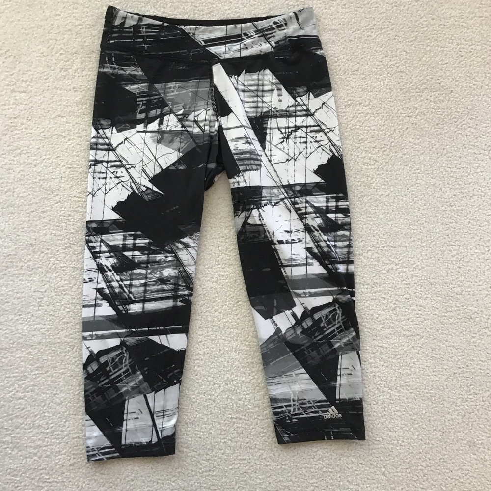 ADIDAS CLIMALITE CROP YOGA PANTS B&W SIZE SMALL